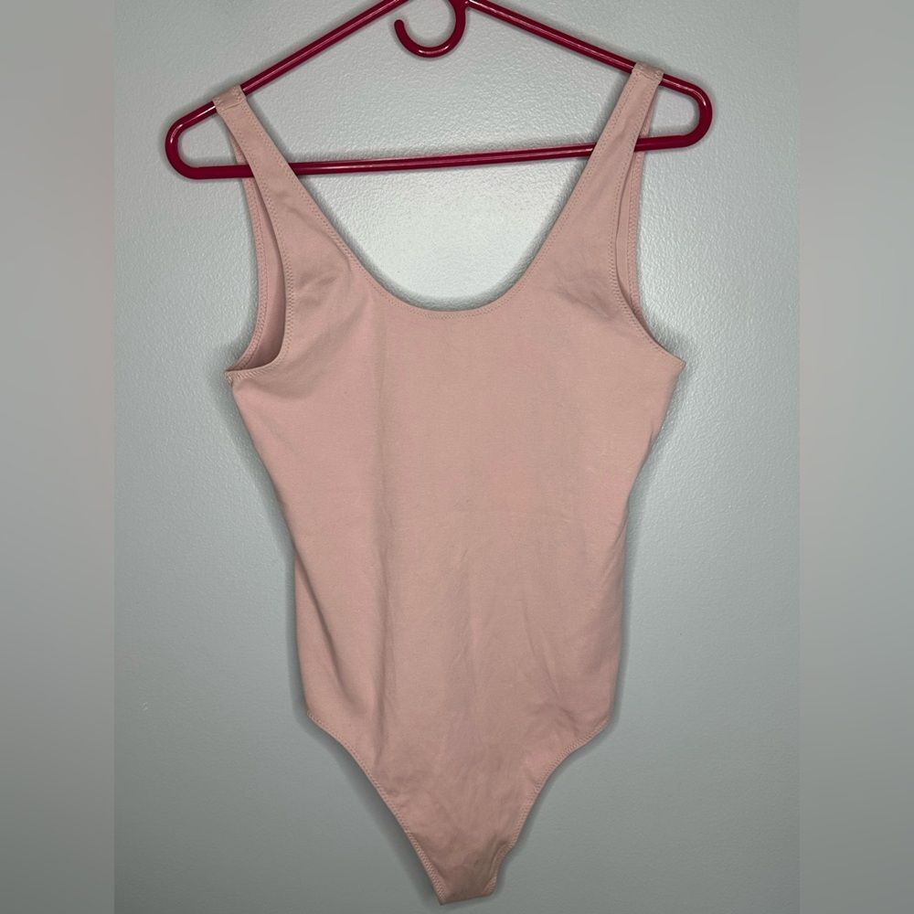 Aritzia Wilfred Free Light Pink Thong Bodysuit Sleeveless Scoop Neck Large